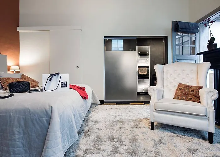 Ganda Rooms & Suites