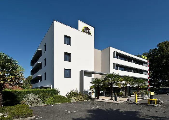 B&B HOTEL Pau Zénith