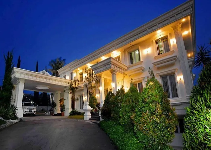 Rizen Premiere Hotel