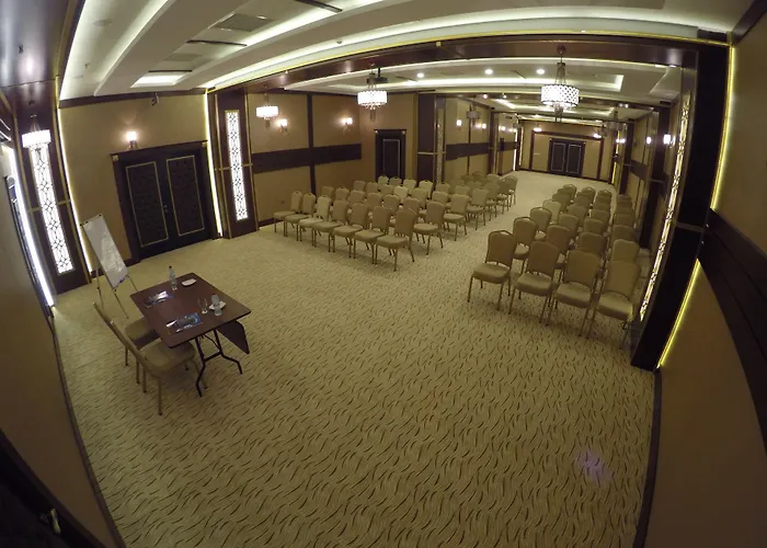 Yol Is Holiday Adana Otel