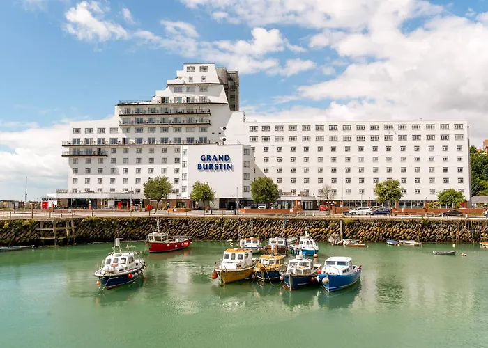 The Grand Burstin Hotel