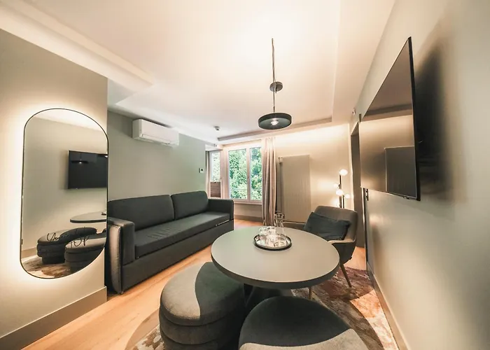 Hop Apartments & Suites