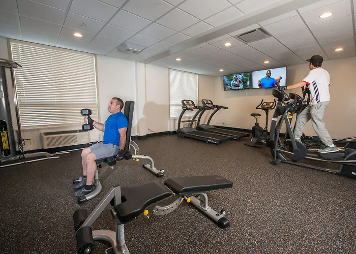 Encore Suites By Service Plus Inns