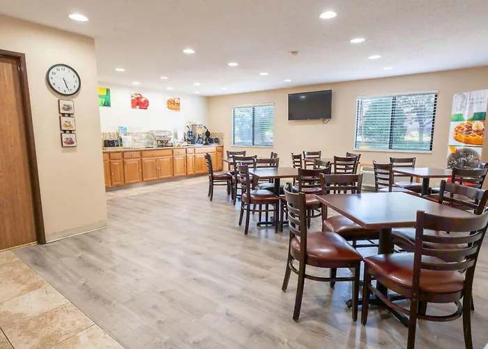 Quality Inn & Suites Sun Prairie Madison East