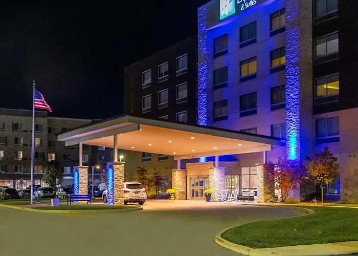 Holiday Inn Express & Suites Toledo West By Ihg
