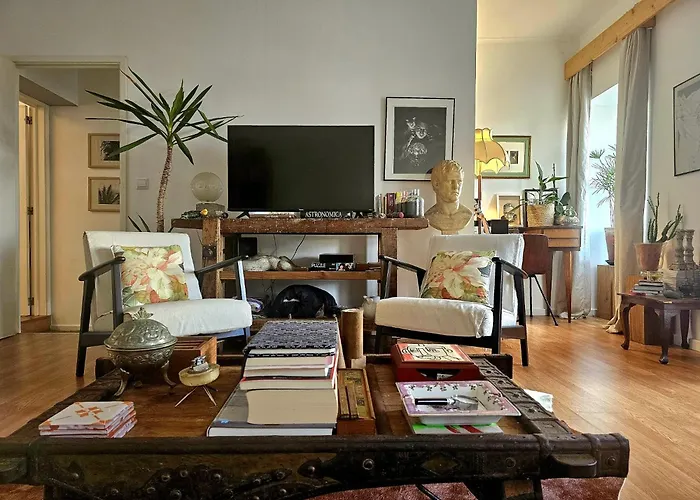 Marina Lounge Home