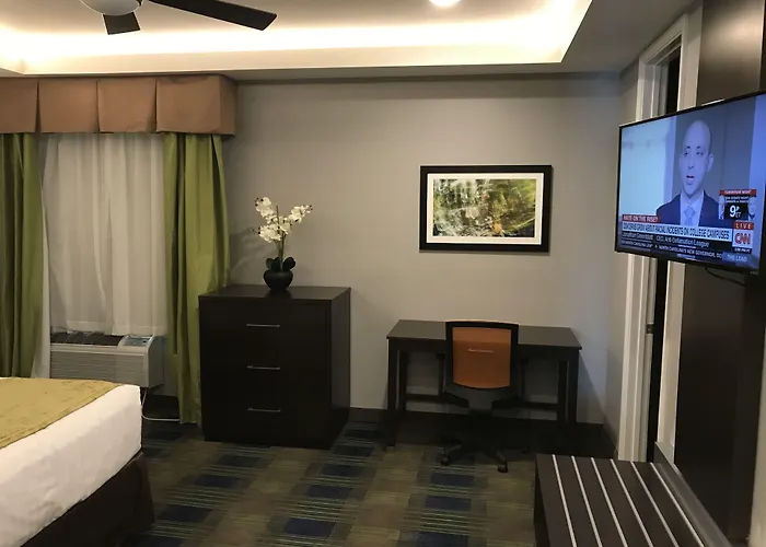 Days Inn & Suites By Wyndham Port Arthur