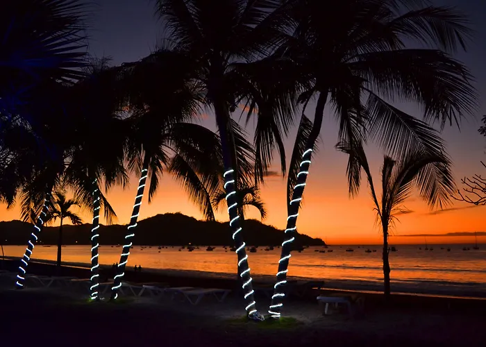 Cafe De Playa Beach Front Hotel