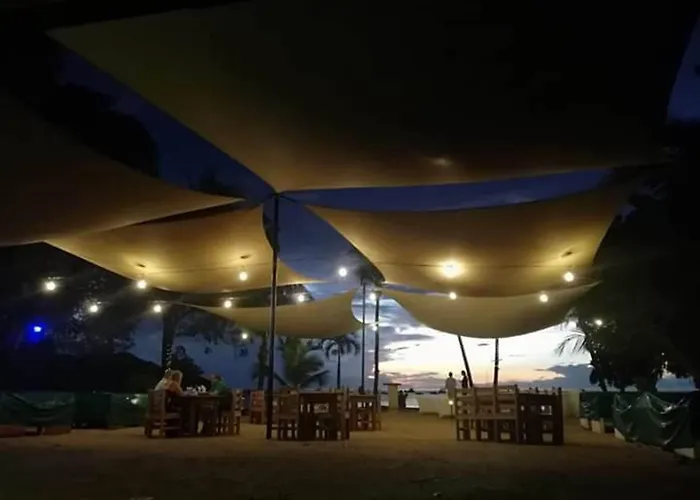 Cafe De Playa Beach Front Hotel