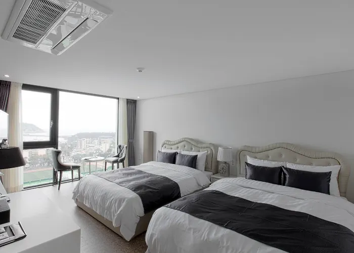 Eins Hotel