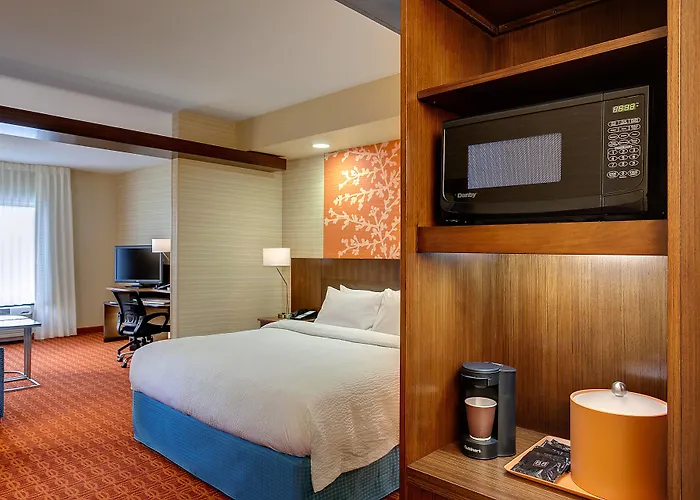 Fairfield Inn & Suites By Marriott Detroit Canton