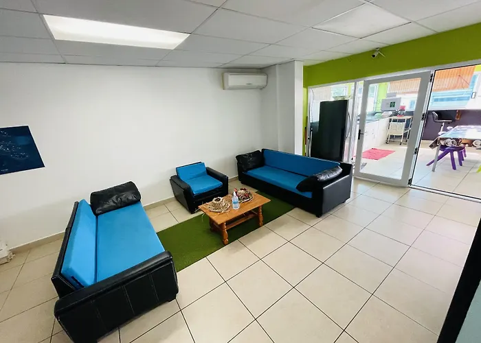 Mahana Lodge Hostel & Backpacker