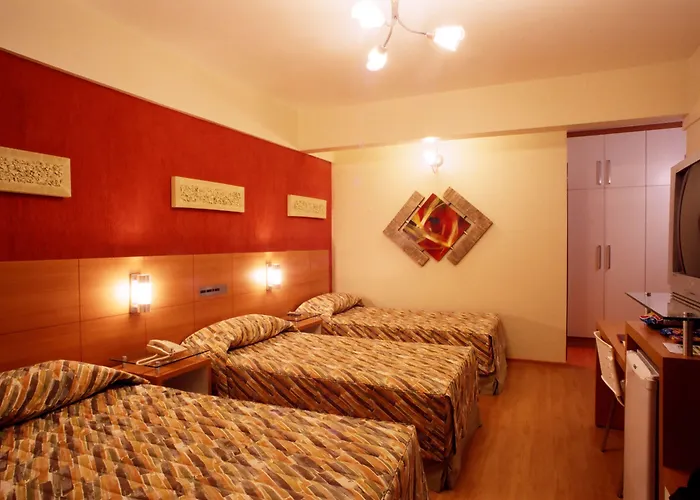 Líber Hotel Nova Serrana - Conforto na Rota da BR-262
