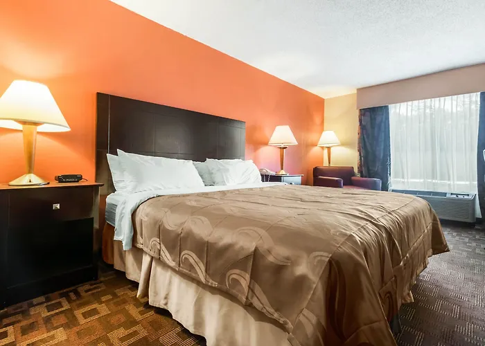 Quality Inn & Suites Lawrenceburg