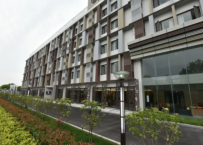 Shanghai-Deco Hotel-Free Shuttle Bus To Pudong Airport And Disneyland
