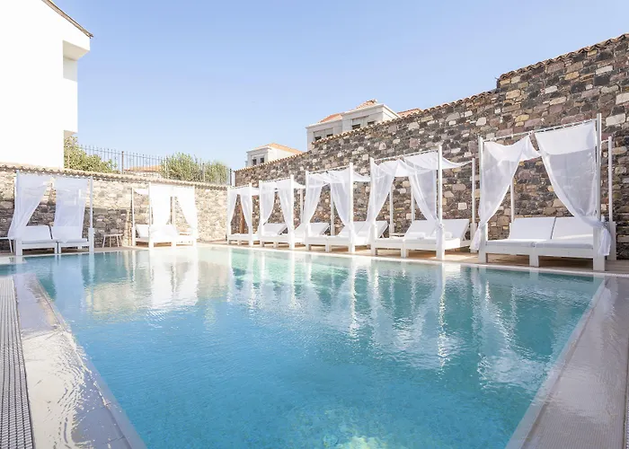 Cunda Pur Beyaz Hotel
