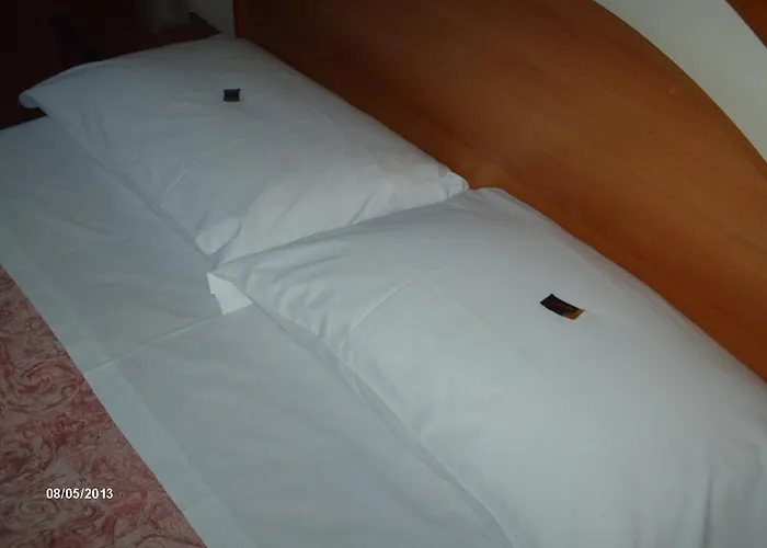 Hotel Triana e Tyche