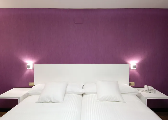 Hotel Cienbalcones