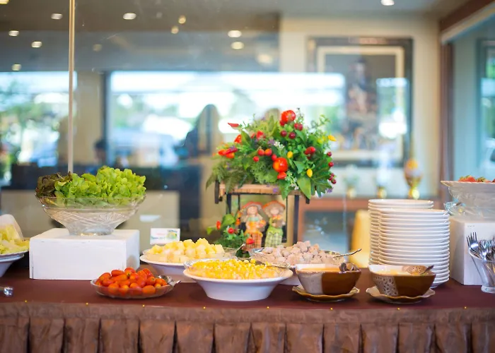 Romantic Khon Kaen Hotel