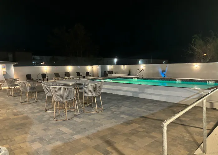 Deluxe Inn&Suites