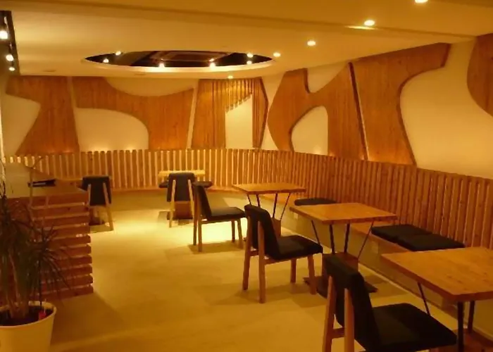 R'S Forest Inn