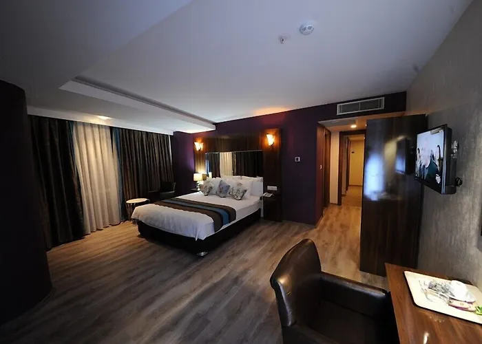 Yucel Hotel