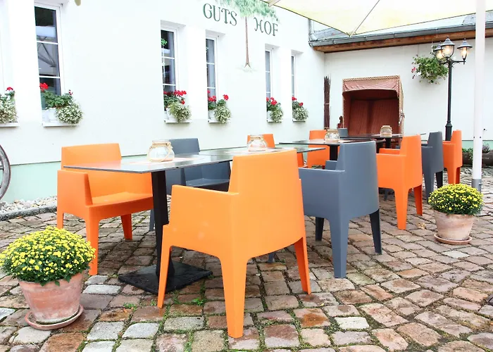 Landhotel Gutshof - Laendlich Geniessen - Geschaeftlich Gut Ankommen