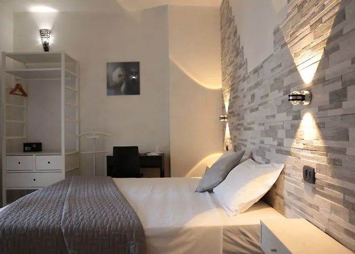 Aurelia Rooms