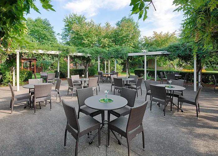 Delta Hotels By Marriott Burlington
