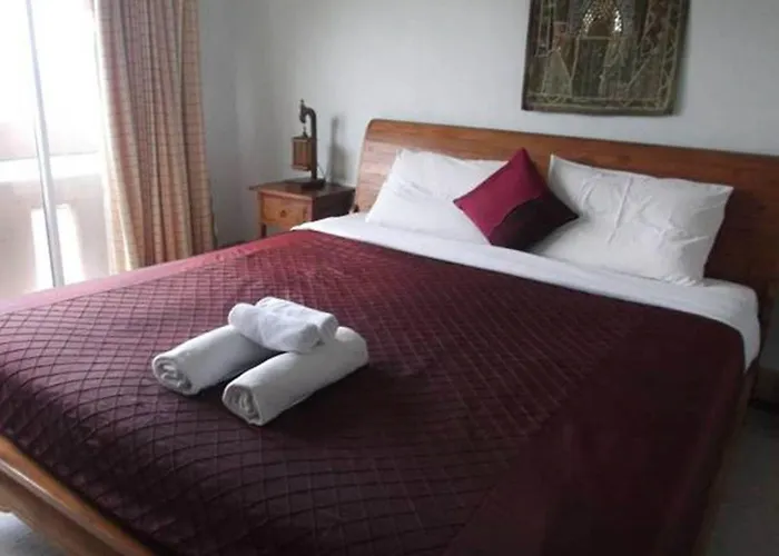 Nirvana Guesthouse & Hostel