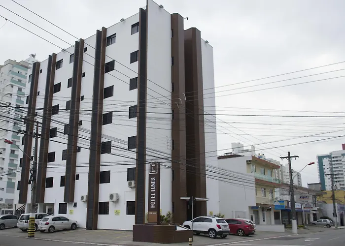 Hotel Lunes