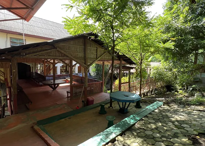 Centro Bajo Hotel & Resto