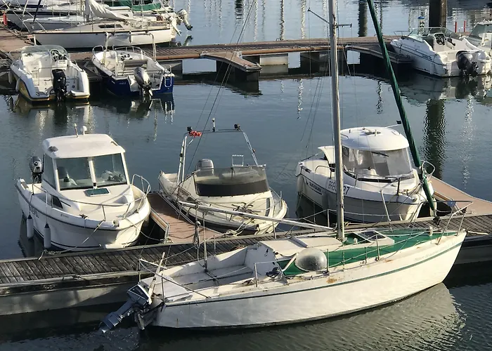 Couett'Hotel Brest Port De Plaisance, Les Pieds Dans L'Eau