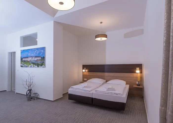 Boutique-Hotel Kronenstuben - Unschlagbare Zentrumsnaehe Direkt Am Marstall & Marktplatz - Schloss In 3 Min - Fruehstueck - Langzeitmiete