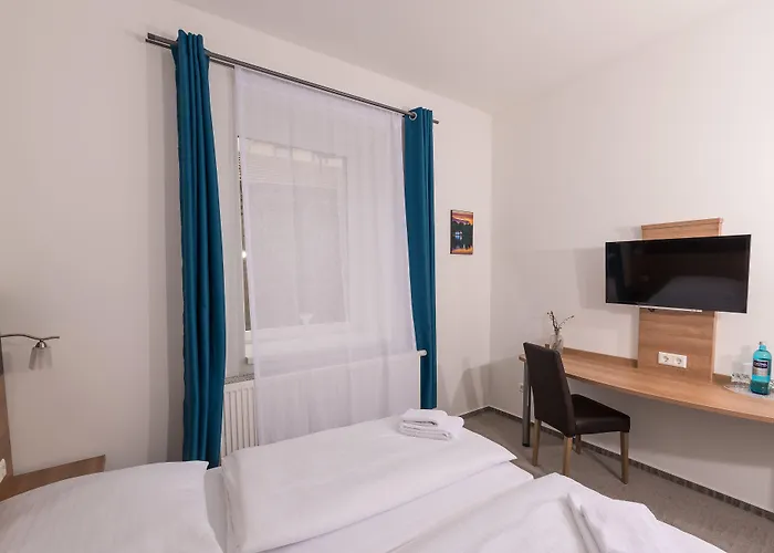 Boutique-Hotel Kronenstuben - Unschlagbare Zentrumsnaehe Direkt Am Marstall & Marktplatz - Schloss In 3 Min - Fruehstueck - Langzeitmiete