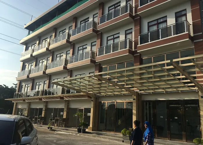 Green Rose Hotel