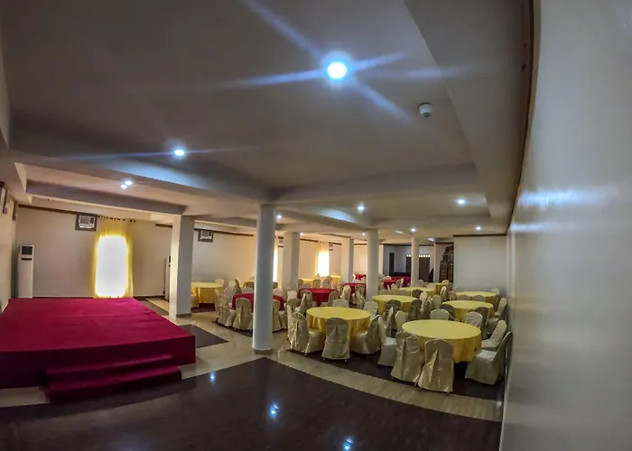Maxbe Continental Hotel