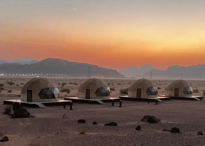 Wadi Rum Bubbles Luxury Camp