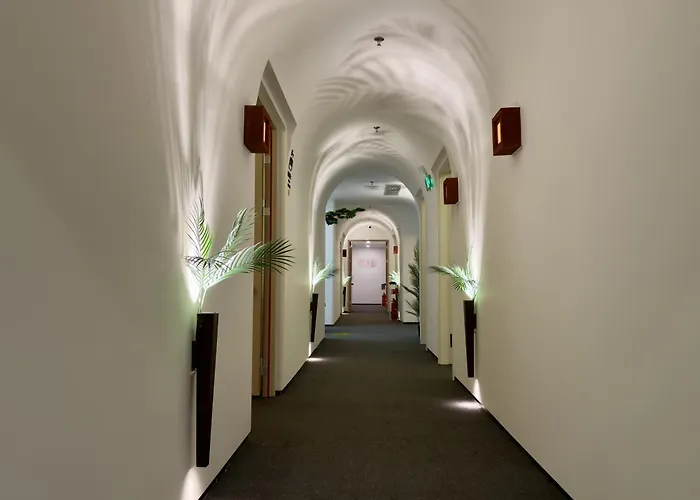 Only Female Woping Hotel Guangzhou Beijingroad 2Nd