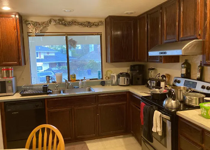 Private House Guest Rooms In Bellevue, Wa