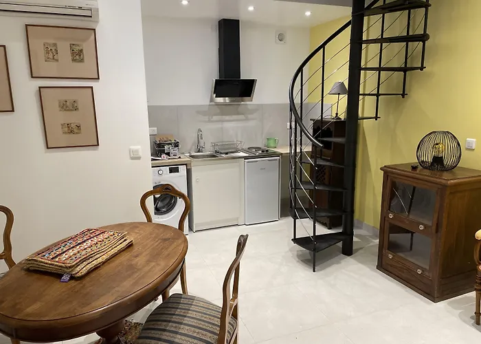 Hostellerie Et La Parenthese Uzes