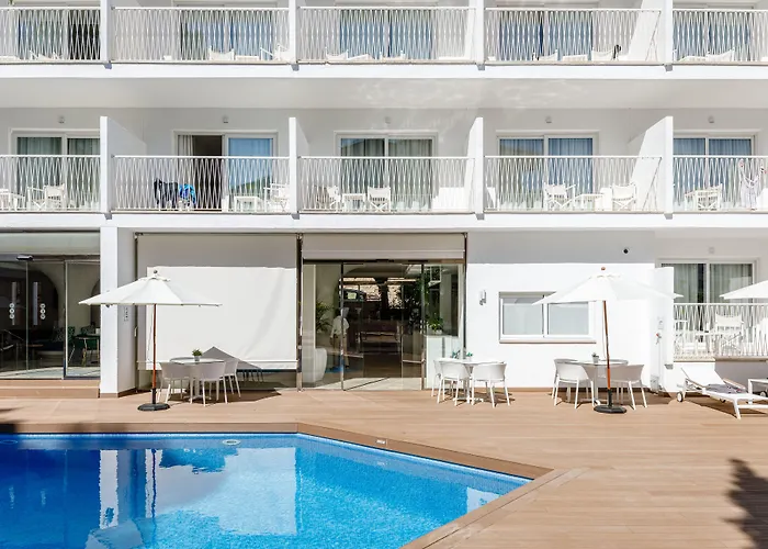 Hotel Tora
