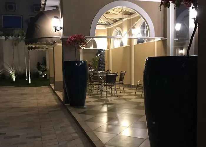 Hotel Oeste Plaza