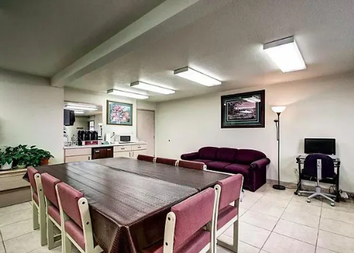 Surestay Hotel By Best Western Wells