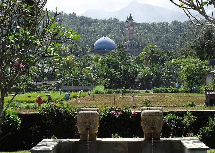 Bale Solah Lombok Holiday Resort
