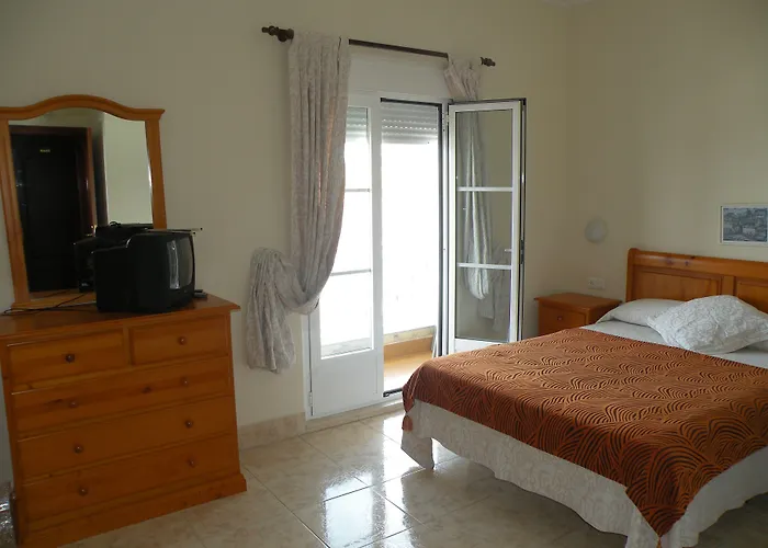 Hotel Rompeolas