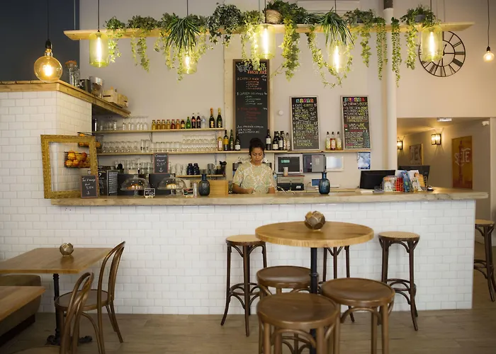 Georges Hostel&Café