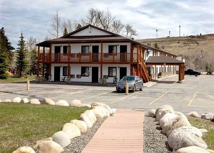 Beartooth Hideaway Inn & Cabins