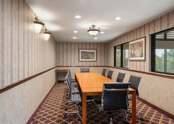 Hawthorn Suites By Wyndham Napa Valley