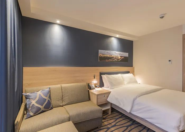 Hampton By Hilton Frankfurt Airport